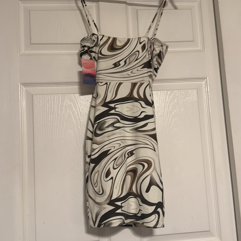 Swirl Pattern Mini Dress - Picture 5 of 7